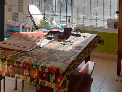 Casa 4 ambientes con 1 baño