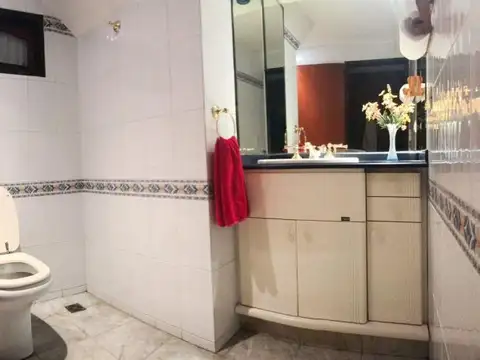 Casa 6 ambientes con 3 baños