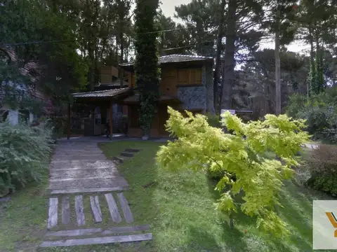 Casas en venta - 6 Dormitorios 6 Baños - 210 mts2 - Costa Del Este