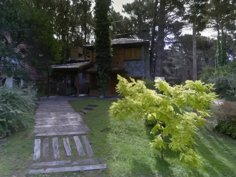 Casas en venta - 6 Dormitorios 6 Baños - 210 mts2 - Costa Del Este
