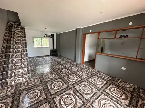 Casa 4 ambientes con 2 baños