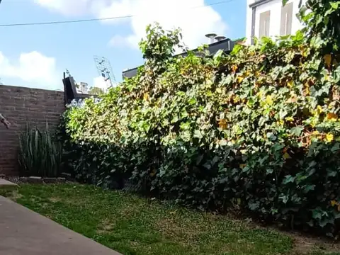 Casa 2 ambientes con 1 baño