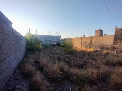 Avenida Manuel Navarro casi esquina Lope de Vega 100