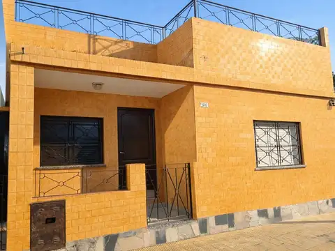 VENTA CASA 3 AMB PATIO PARQ LUMIN DOBL ENTR RECICL