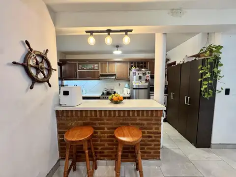 Casa 6 ambientes con 1 baño