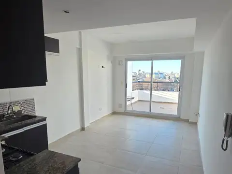 EXCELENTE 2 AMBIENTES TIPO DUPLEX CON DOBLE BALCON ATERRAZADO