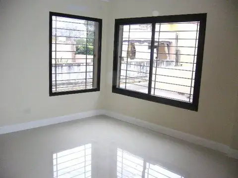 Carlos Francisco Melo 3000, Piso 1