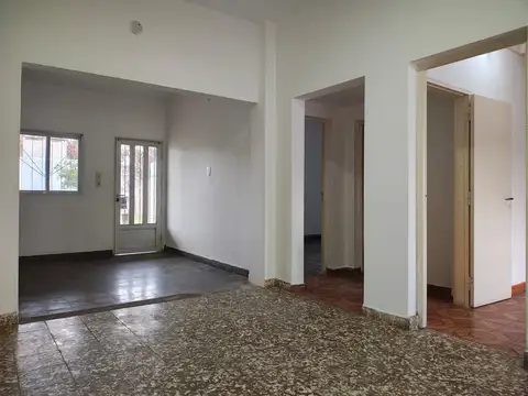 Casa 2 ambientes con 1 baño