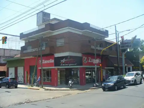 LOCAL 70M SOBRE AV PERON MARTIN CORONADO