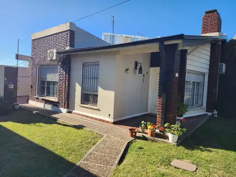VENDE CASA  AMERICANA 3 AMBIENTES - APTA CREDITO