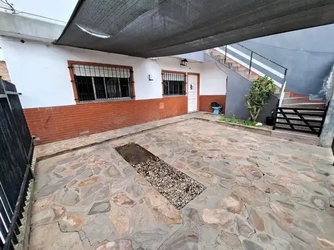 Depto Tipo Casa en Alquiler de 2 dormitorios
