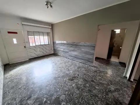 Depto Tipo Casa 3 ambientes con 1 baño