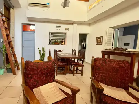 CASA REMODELADA DE PASILLO EN VENTA BARRIO MARTIN