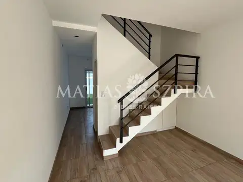 Casa 3 ambientes con 2 baños