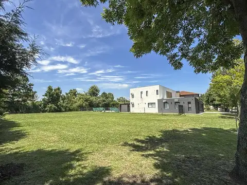Pilar del Este, Los Jazmines