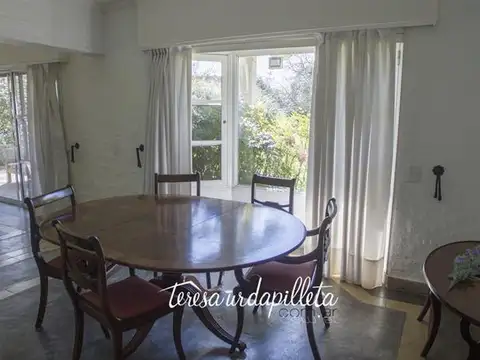 Casa en Venta con 2 cocheras