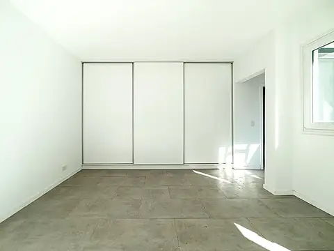 Casa en Alquiler con 1 cochera