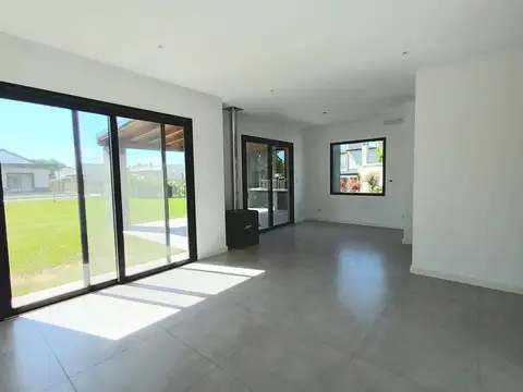 Casa en Venta en Countries y Barrios Cerrados en Manzanares, USD 249.000