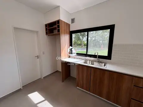Casa 4 ambientes con 3 baños