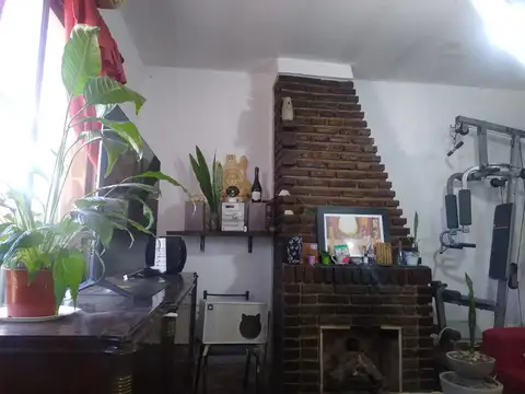 Casa 13 ambientes con 3 baños