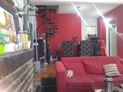 Casa en Venta con 3 cocheras