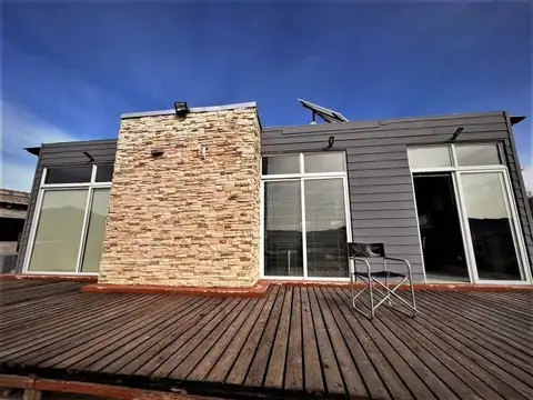 Casa 6 ambientes con 3 baños