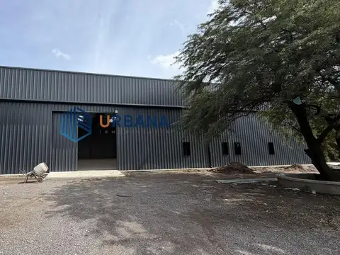 Predio de 5 Galpones de 600m2 c/u y baños 