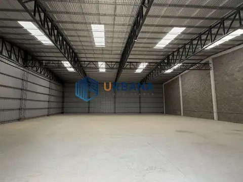 Predio de 5 Galpones de 600m2 c/u y baños