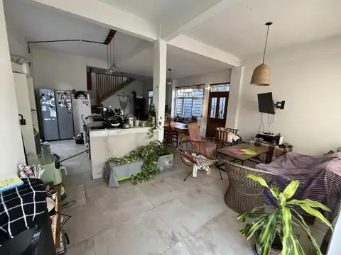 Venta casa 4 ambientes en Villa Udaondo