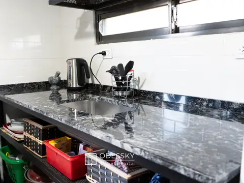 Casa 10 ambientes con 4 baños