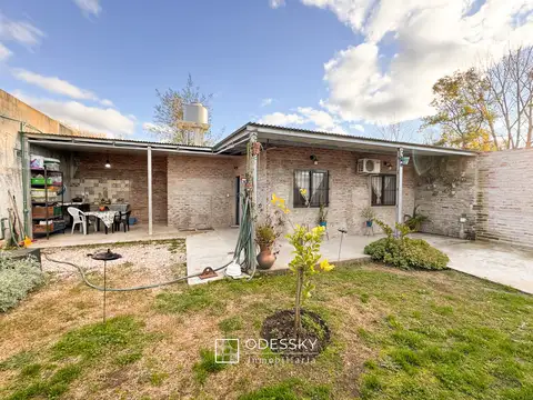 Cañuelas- 3 propiedades en un mismo lote- Ideal para vivir y obtener renta.