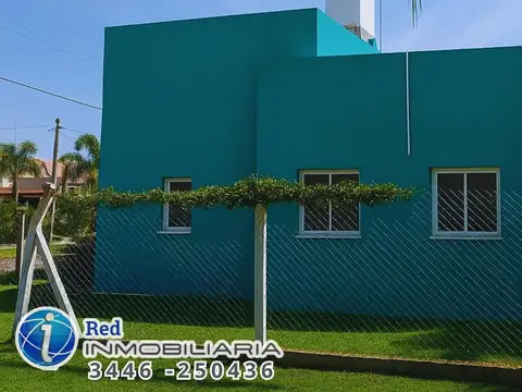 CASA CON QUINCHO Y PILETA