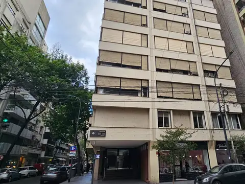 VENTA Departamento 3 dormitorios suite Balcón cochera baulera habitación y baño de servicio