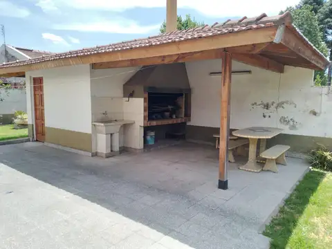 Casa 6 ambientes con 3 baños