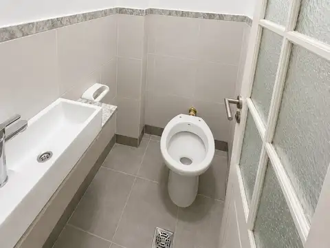 Depto Tipo Casa en Venta 80 años