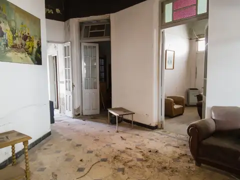 Avenida Juan José Paso 700