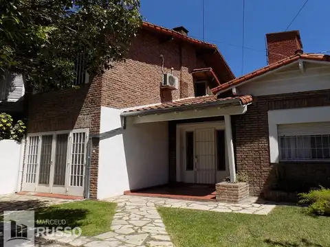 IMPORTANTE CHALET c/ DEPENDENCIAS – Bº INGLÉS
