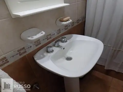 IMPORTANTE CHALET c/ DEPENDENCIAS – Bº INGLÉS