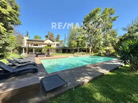 VENTA CASA 6 dormitorios PACHECO pileta y parque