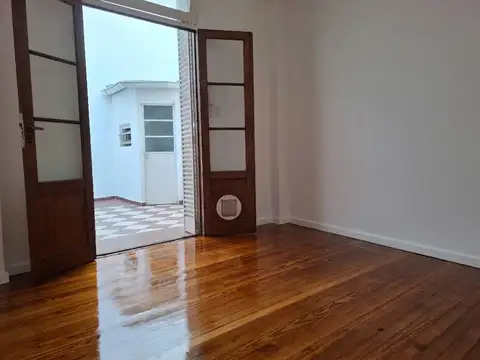 Depto Tipo Casa en Alquiler de 3 ambientes
