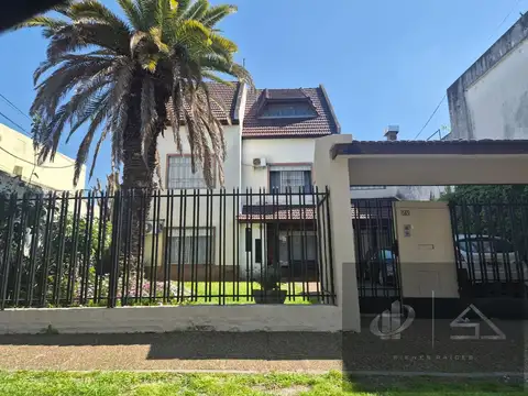 CASA ESTILO CHALET COBRE LOTE 12X 30MTS, DE 5 AMBIENTES MAS PLAY ROOM , GGE PARA 6 AUTOS