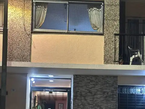 Venta Departamento de 2 Ambientes con Baulera y Lavadero Independiente en Flores CABA
