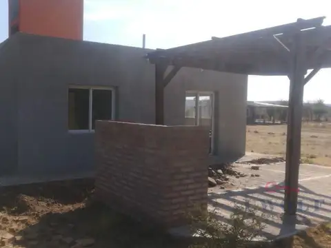 Casa 2 ambientes con 1 baño