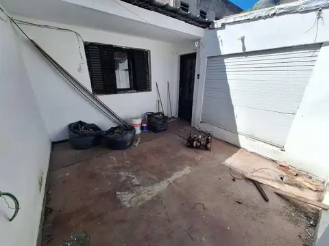 Depto Tipo Casa en Alquiler en Villa Lynch, $ 350.000