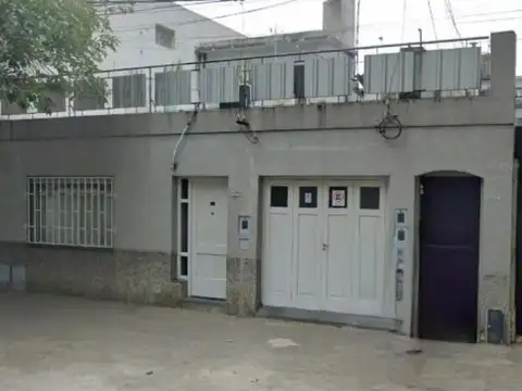 VENTA AVELLANEDA 1500 CASA AL FRENTE PLANTA BAJA UN DORMITORIO PATIO