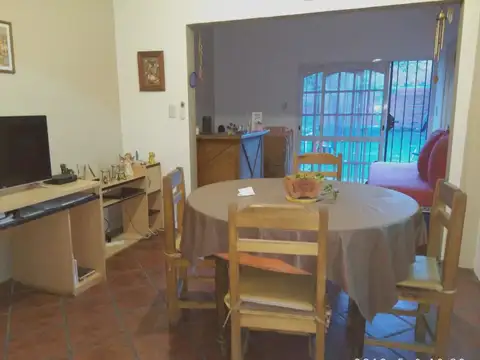 Casa en v depart. entrada independiente- Temperley