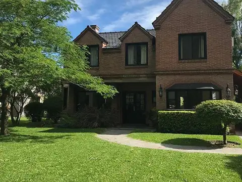 IMPORTANTE Y EXCLUSIVO CHALET EN COUNTRY CLUB EL PARAÍSO !!!