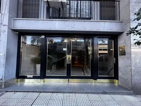 VENTA DEPARTAMENTO 3 AMBIENTES CON PATIO - RETIRO