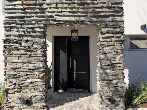Casa en Alquiler de 5 dormitorios