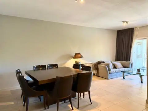 Departamento en Alquiler en Boulevard Del Sol, USD 700